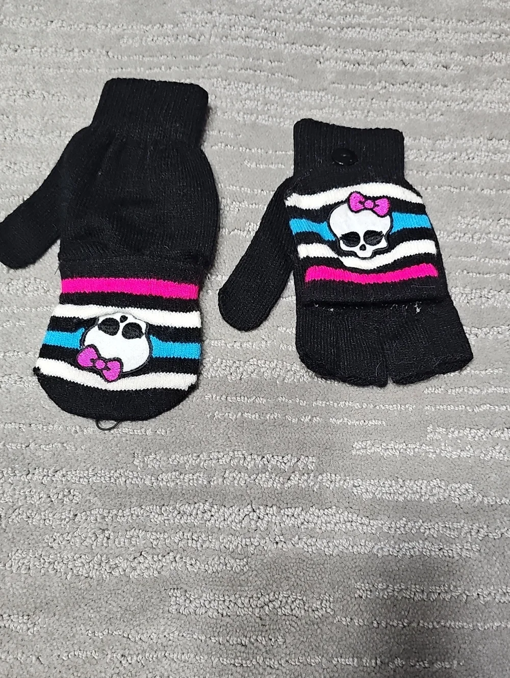 NWOT Monster High Y2K Mattel 2014 Skullette Gloves Mittens & Notebook